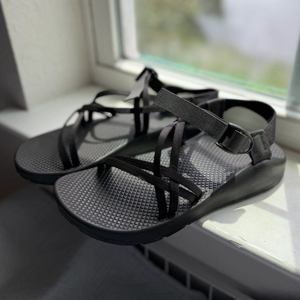 Women’s Chaco ZX/2 Classic Black Strappy Sandals Size 9